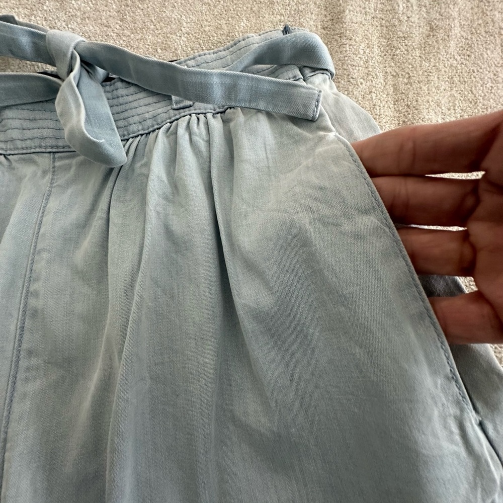 WHBM NWT 5” Short Extra High Rise! Super cute. - Picture 5 of 8